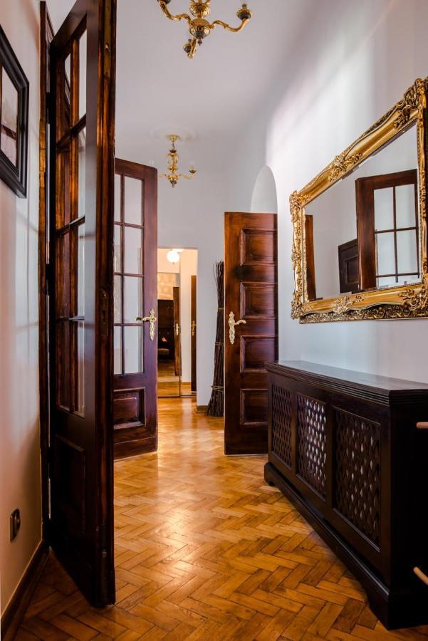 Halby Luxury Rooms Chmielna 73B Варшава Екстер'єр фото