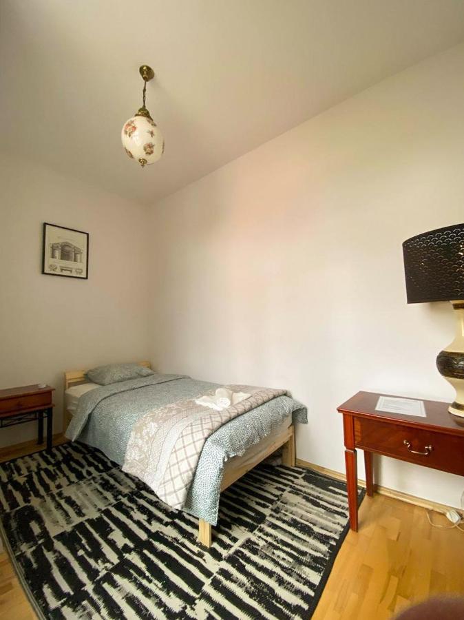 Halby Luxury Rooms Chmielna 73B Варшава Екстер'єр фото