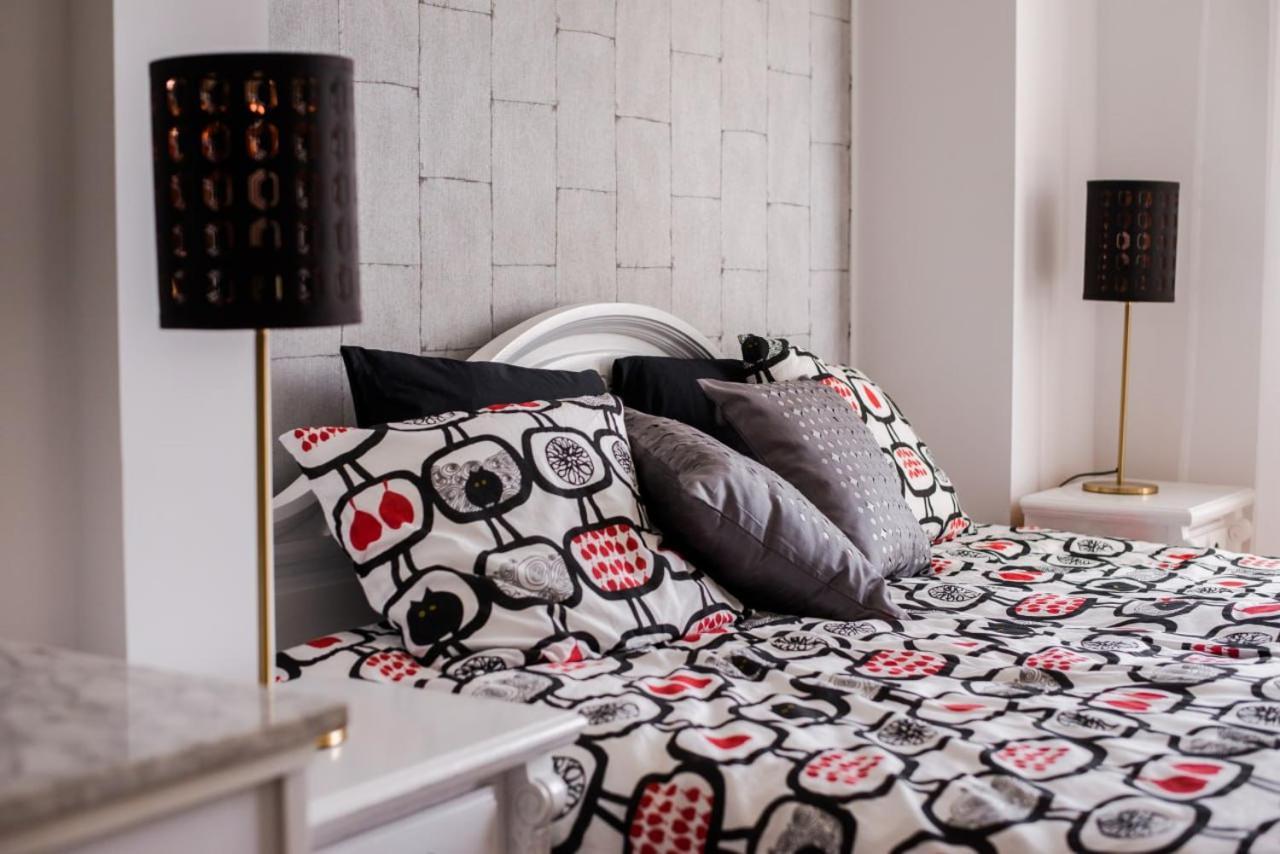 Halby Luxury Rooms Chmielna 73B Варшава Екстер'єр фото
