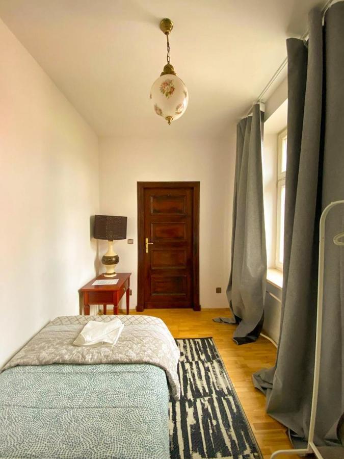 Halby Luxury Rooms Chmielna 73B Варшава Екстер'єр фото